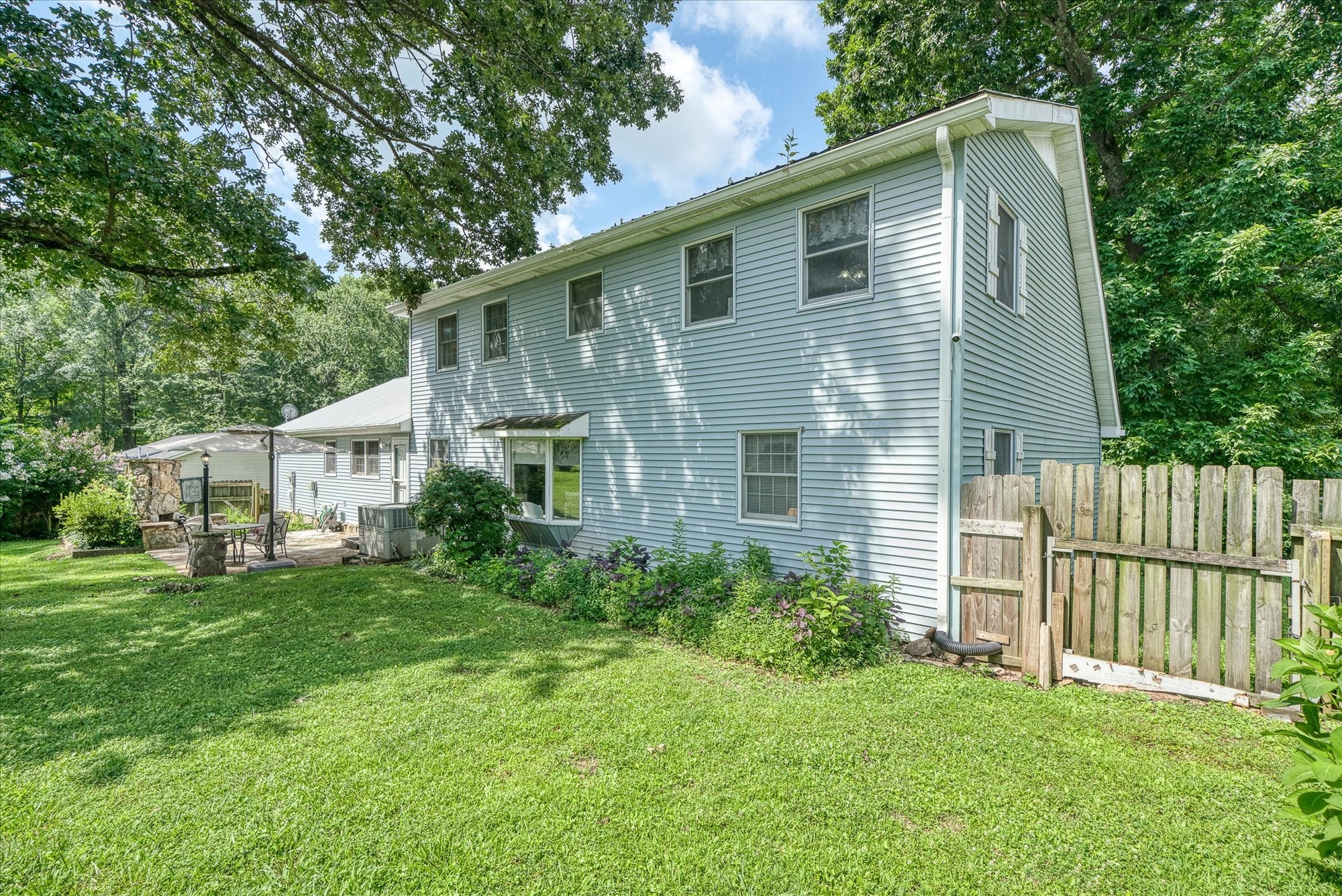 221 Magnolia Road Sparta, TN 38583 - Photo 26 of 36 a front view of house with yard and green space