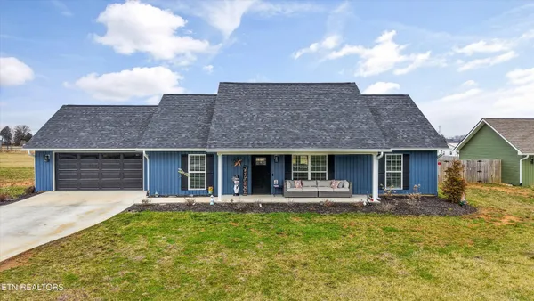 $420,000 | 5823 Old Niles Ferry Pike, Greenback, TN 37742