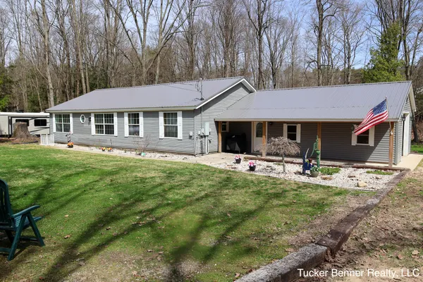 $299,700 | 3696 South Cobmoosa Trail, Hesperia, MI 49421