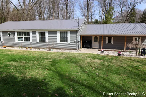 $299,700 | 3696 South Cobmoosa Trail, Hesperia, MI 49421