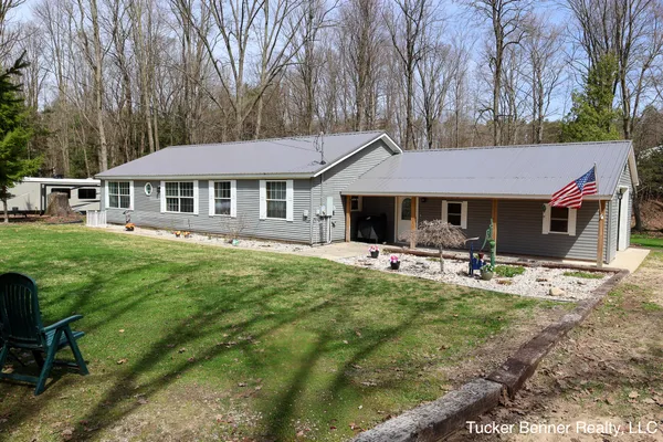 $299,700 | 3696 South Cobmoosa Trail, Hesperia, MI 49421