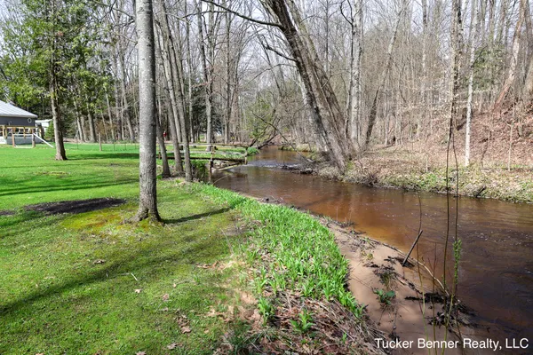 $299,700 | 3696 South Cobmoosa Trail, Hesperia, MI 49421