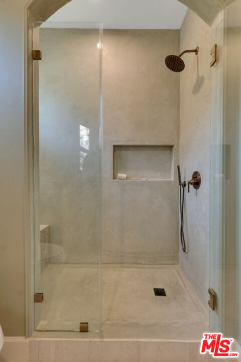 3617 Hillcrest Drive Los Angeles, CA 90016 - Photo 16 of 34 a bathroom with a shower