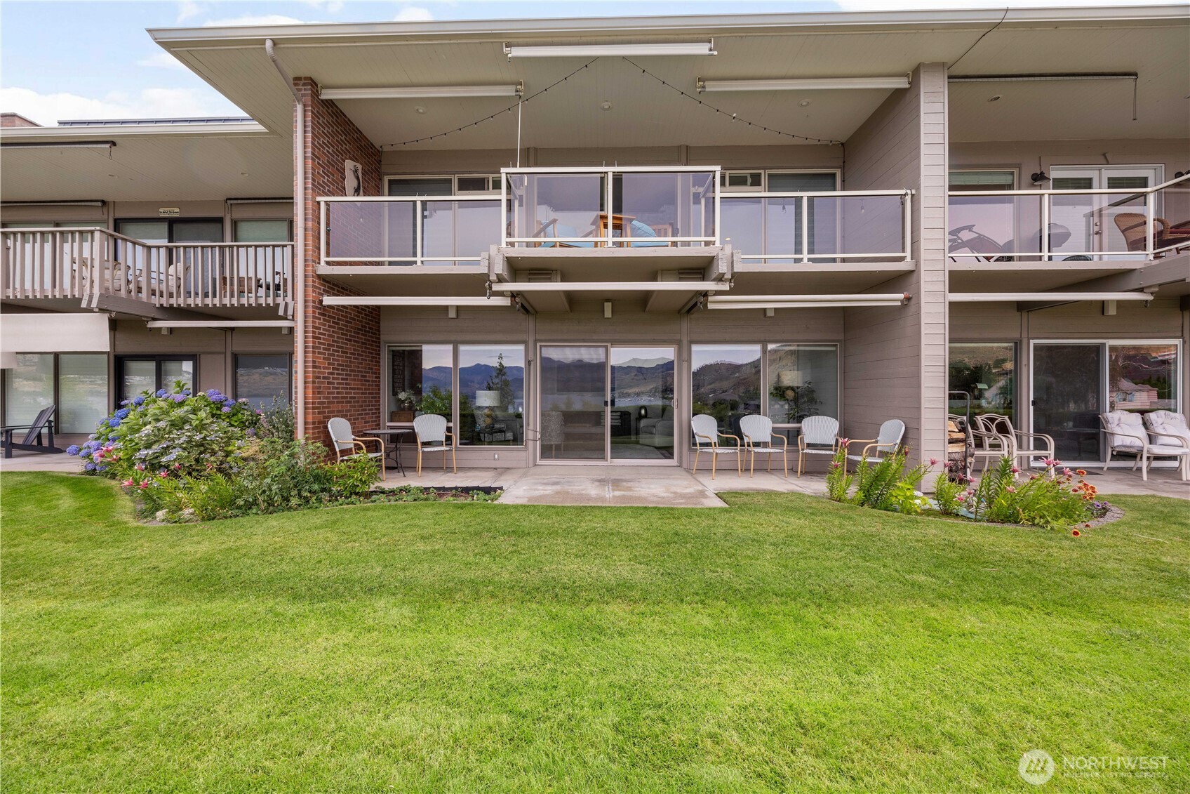 301 South 3rd Street, Unit 3 Chelan, WA 98816 - Photo 2 of 29