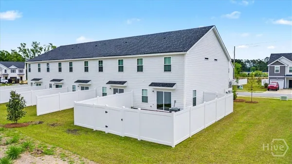 $2,300 | 87 Stafford Loop, Richmond Hill, GA 31324