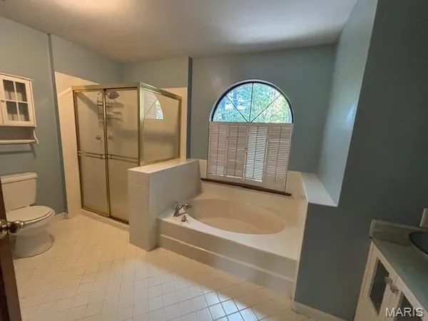 $439,900 | 1599 Paradise Valley Drive, High Ridge, MO 63049
