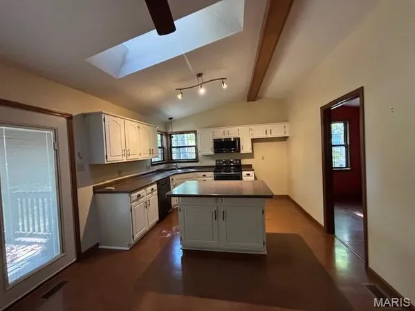 $439,900 | 1599 Paradise Valley Drive, High Ridge, MO 63049