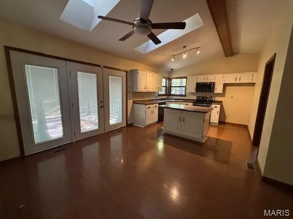$439,900 | 1599 Paradise Valley Drive, High Ridge, MO 63049