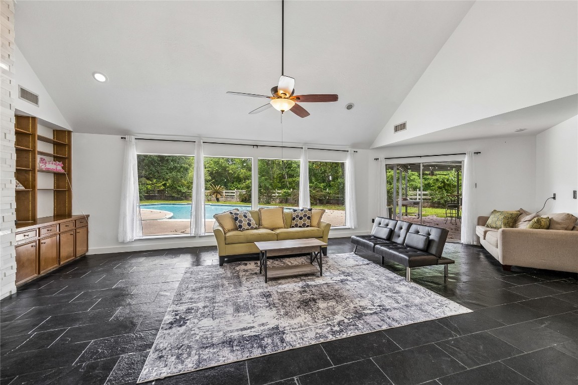 13214 Boca Raton Drive Houston, TX 77069 - Photo 3 of 29