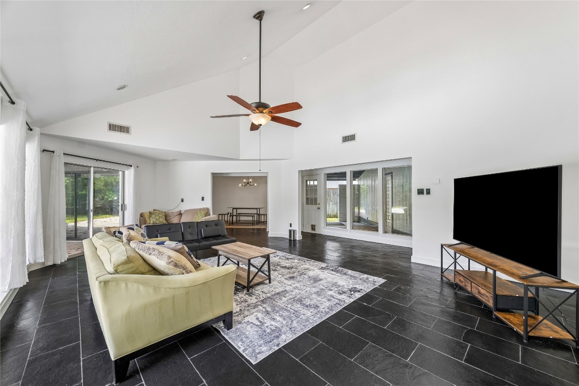 13214 Boca Raton Drive Houston, TX 77069 - Photo 5 of 29