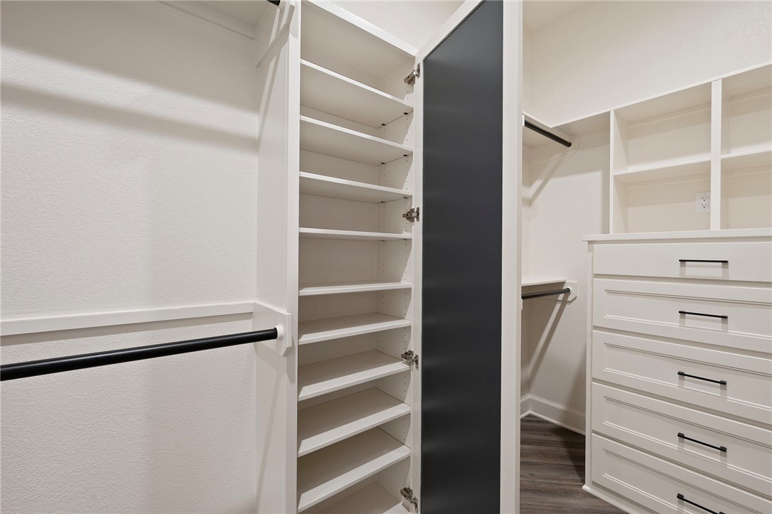 4602 Wesson Drive Bryan, TX 77808 - Photo 22 of 50 Primary bedroom closet #1