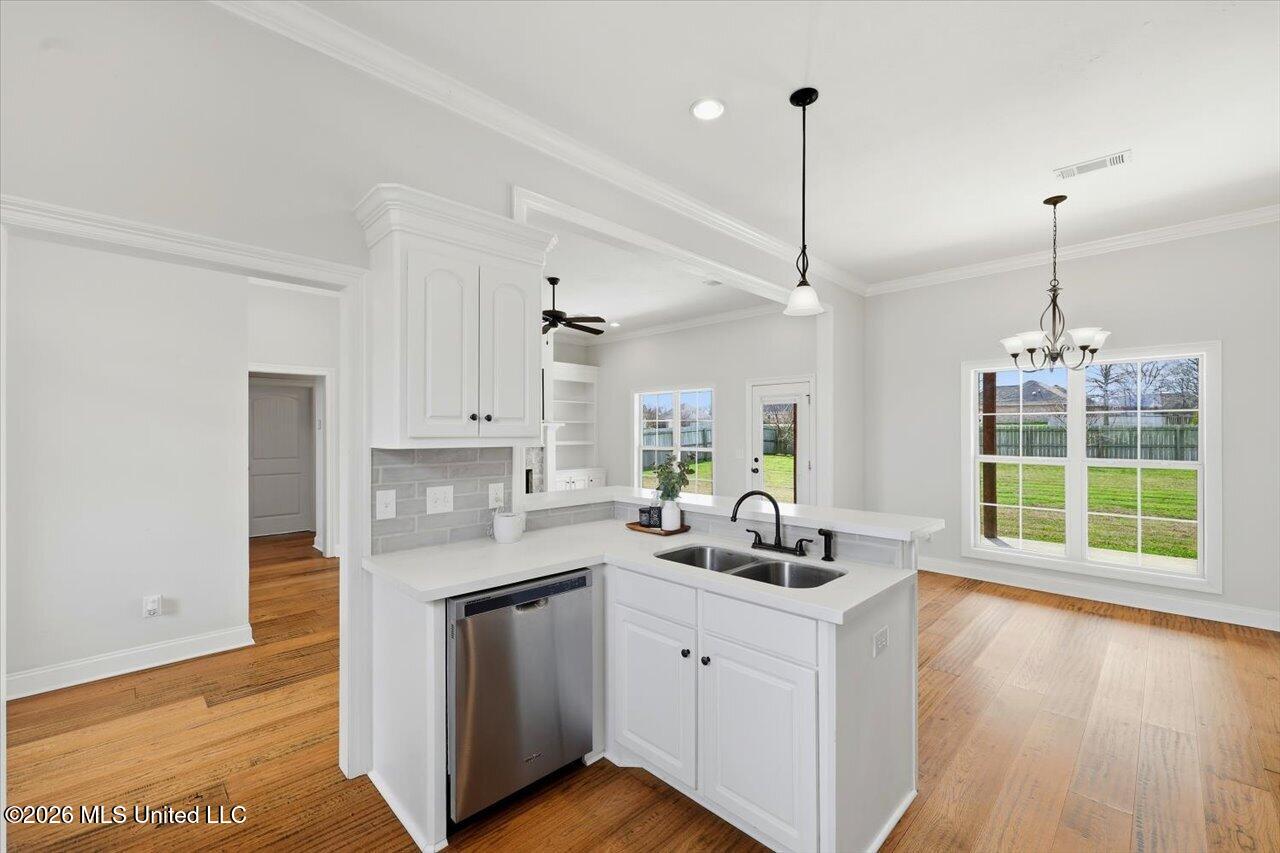 142 Western Ridge Circle Canton, MS 39046 - Photo 11 of 40 13-142 Western Ridge Cir _ Home Tours MS