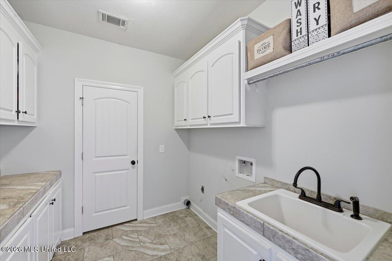 142 Western Ridge Circle Canton, MS 39046 - Photo 17 of 40 17-142 Western Ridge Cir _ Home Tours MS