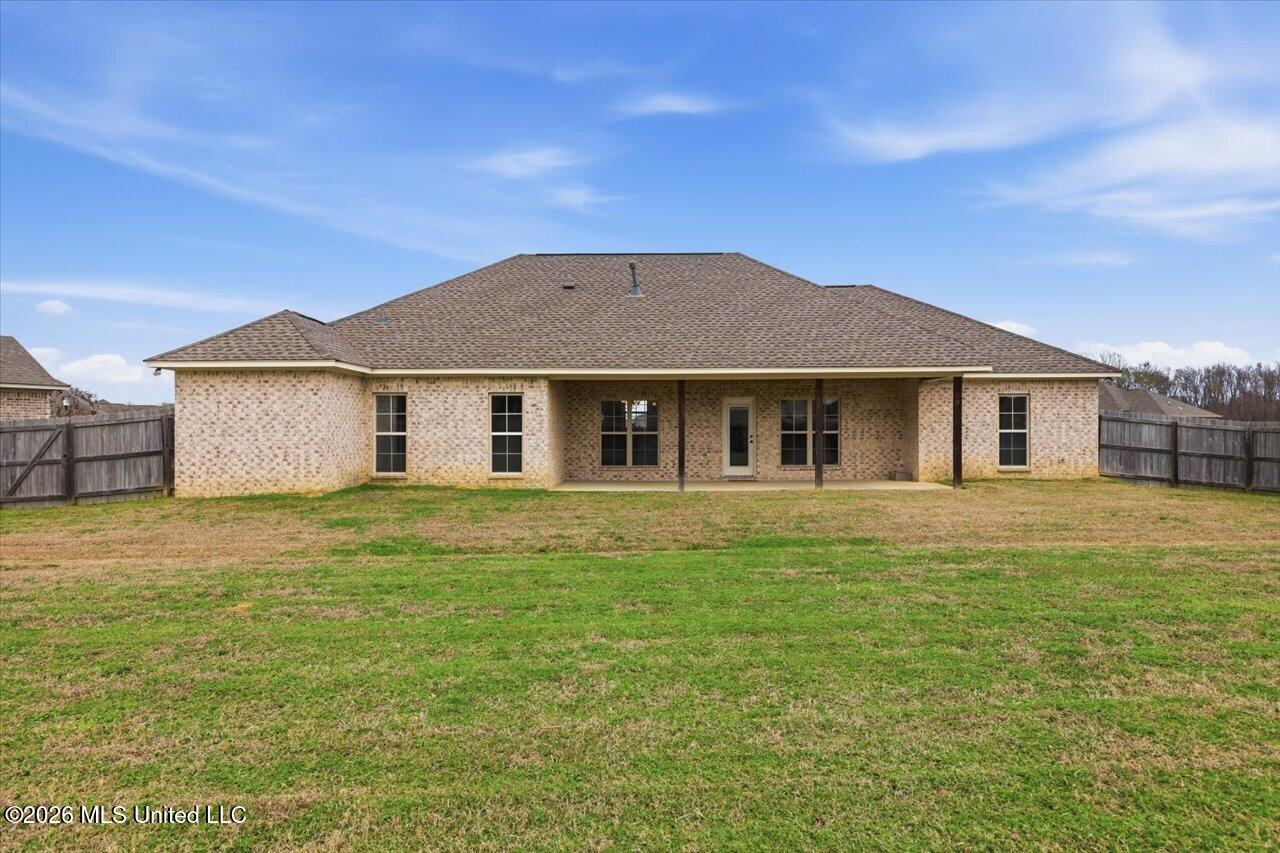 142 Western Ridge Circle Canton, MS 39046 - Photo 36 of 40 32-142 Western Ridge Cir _ Home Tours MS