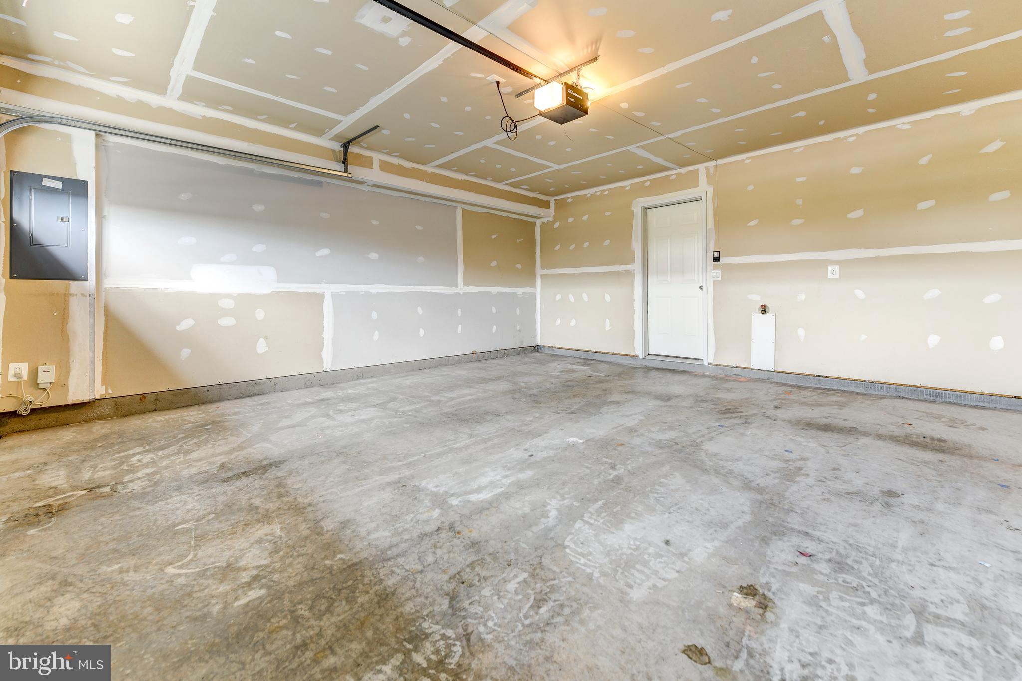 44104 Turf Field Square Chantilly, VA 20152 - Photo 34 of 38