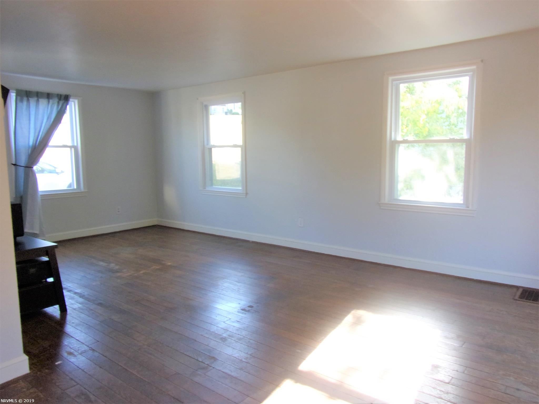 602 Fort Branch Road Pearisburg, VA 24134 - Photo 22 of 36 Gallery Image 22
