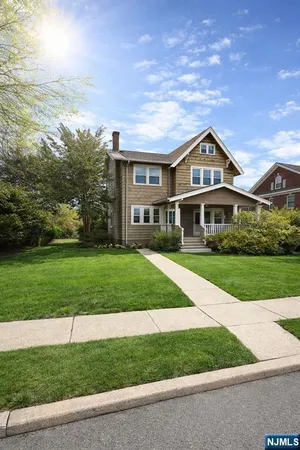 $1,200,000 | 327 Rutland Avenue, Teaneck, NJ 07666