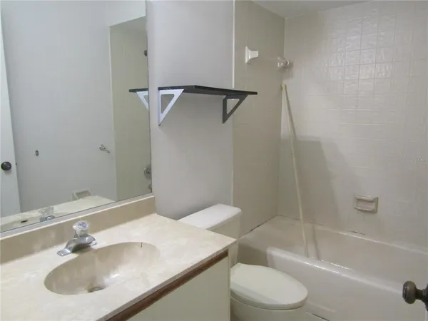 $1,600 | 6191 Timberlake Drive, Unit A6, Sarasota, FL 34243