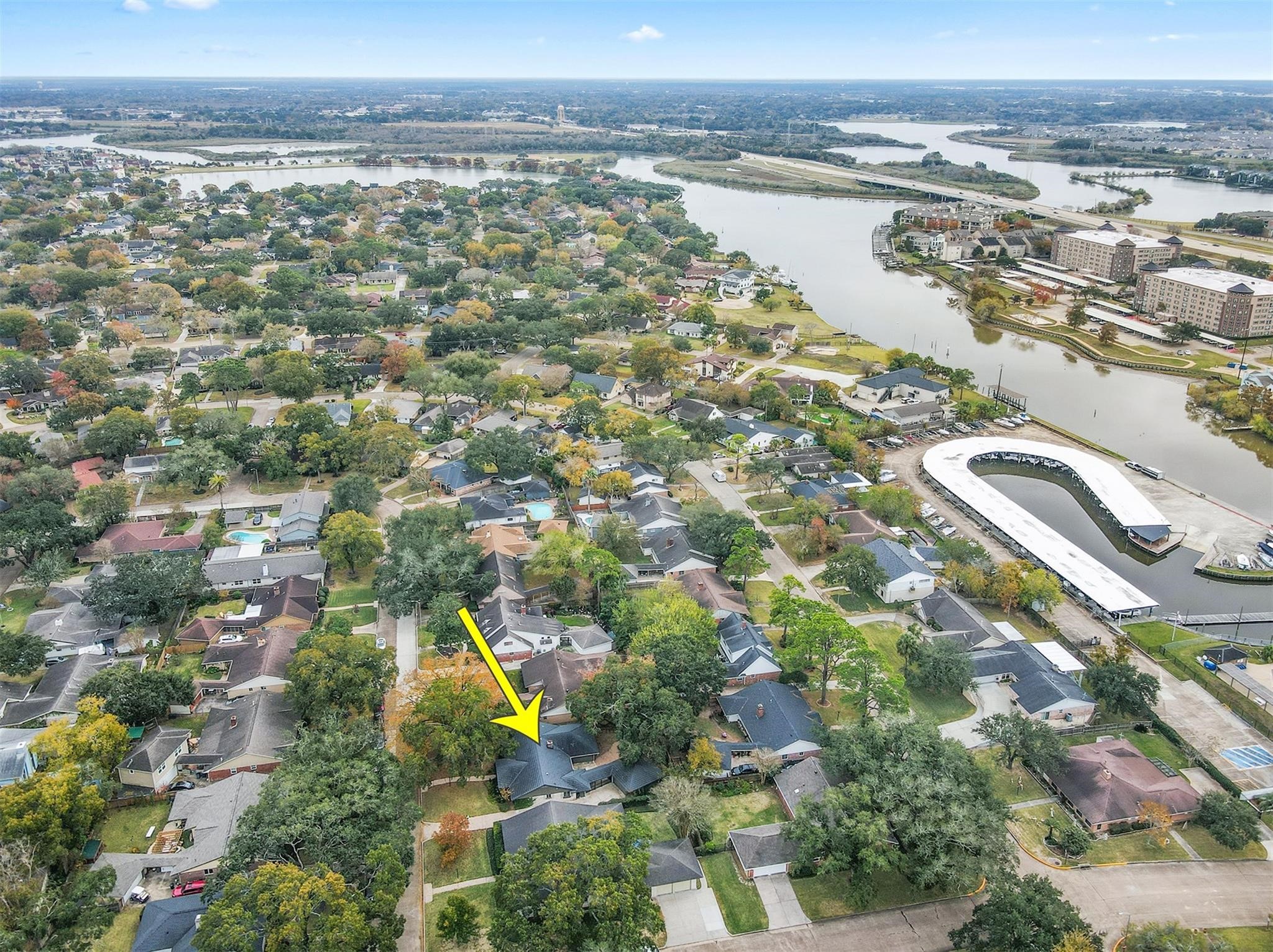 18306 Barbuda Lane Houston, TX 77058 - Photo 25 of 25 an aerial view of residential building and lake