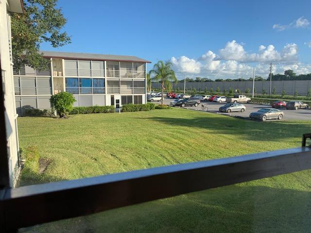 445 Fanshaw K Boca Raton, FL 33434 - Photo 4 of 18 IMG_7633