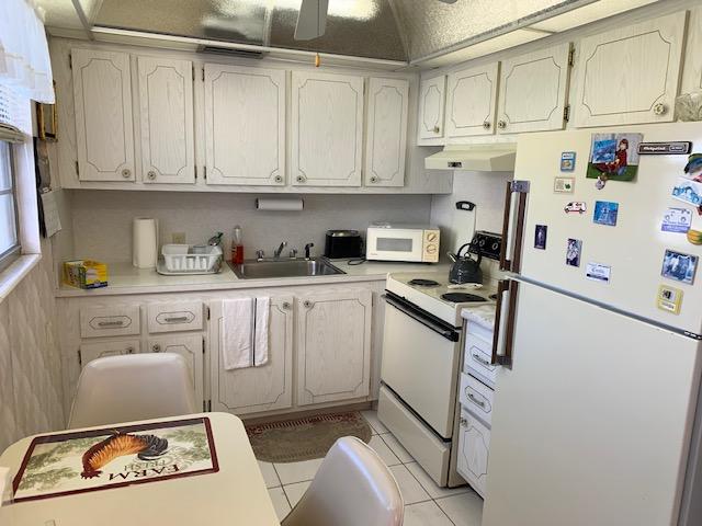 445 Fanshaw K Boca Raton, FL 33434 - Photo 5 of 18 IMG_7634