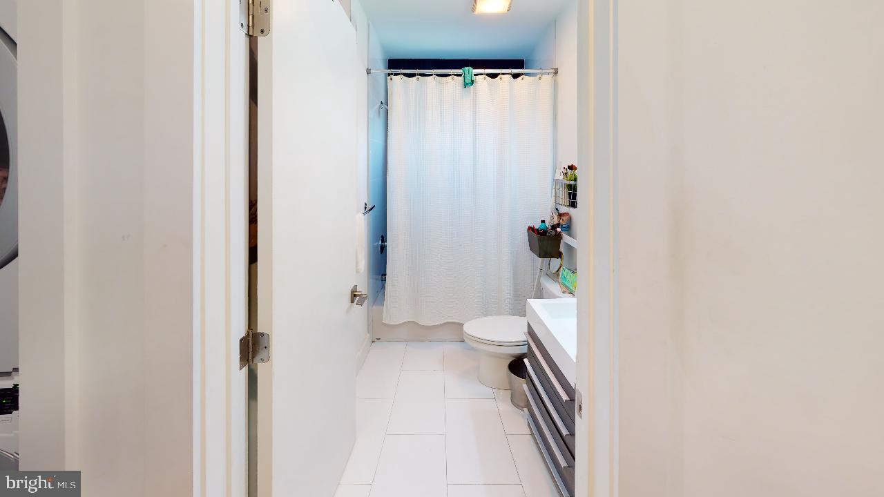 1155 South 15th Street, Unit 305 Philadelphia, PA 19146 - Photo 5 of 8