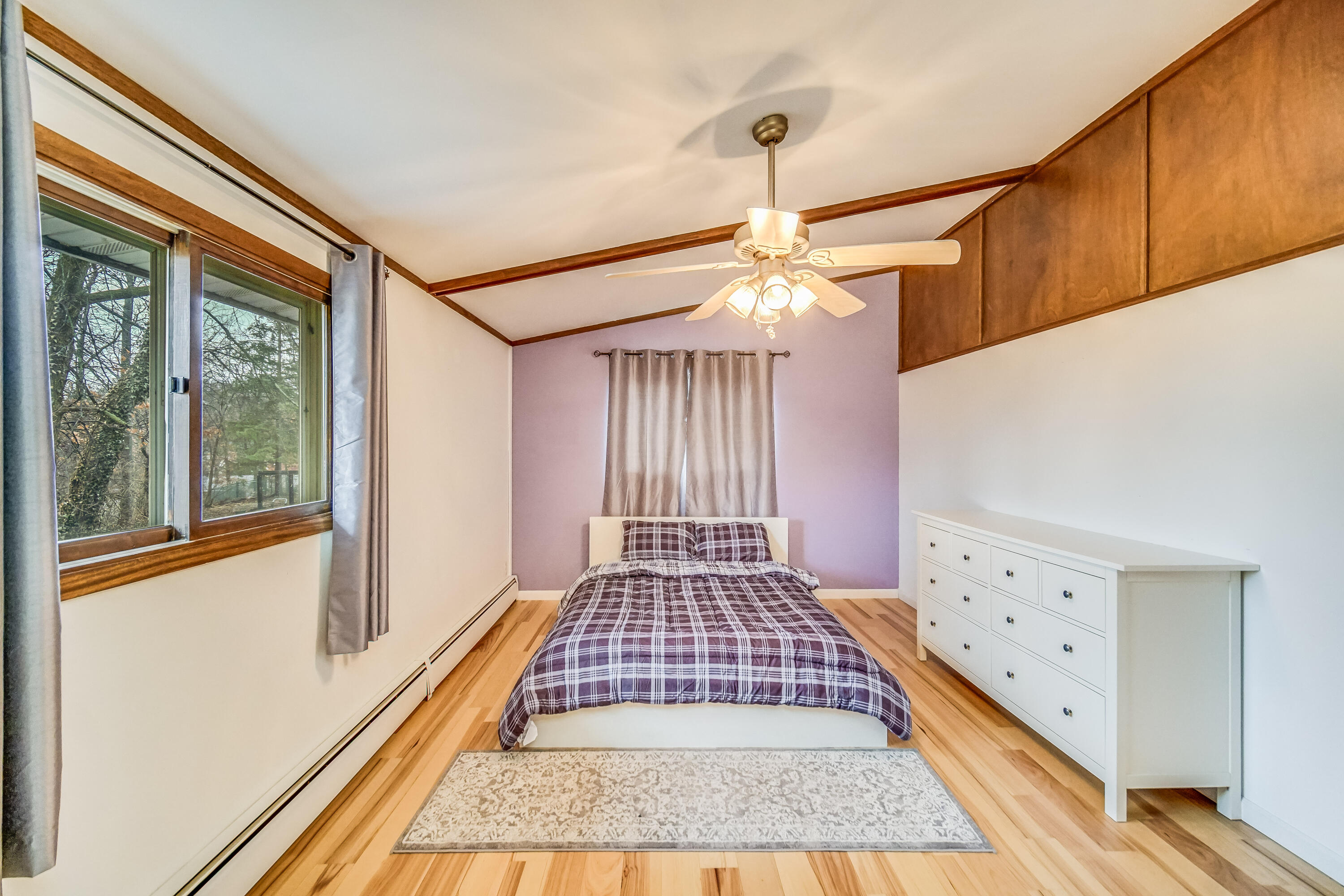 5203 Vasa Terrace Lowell, IN 46356 - Photo 10 of 33 a very nice looking room with windows