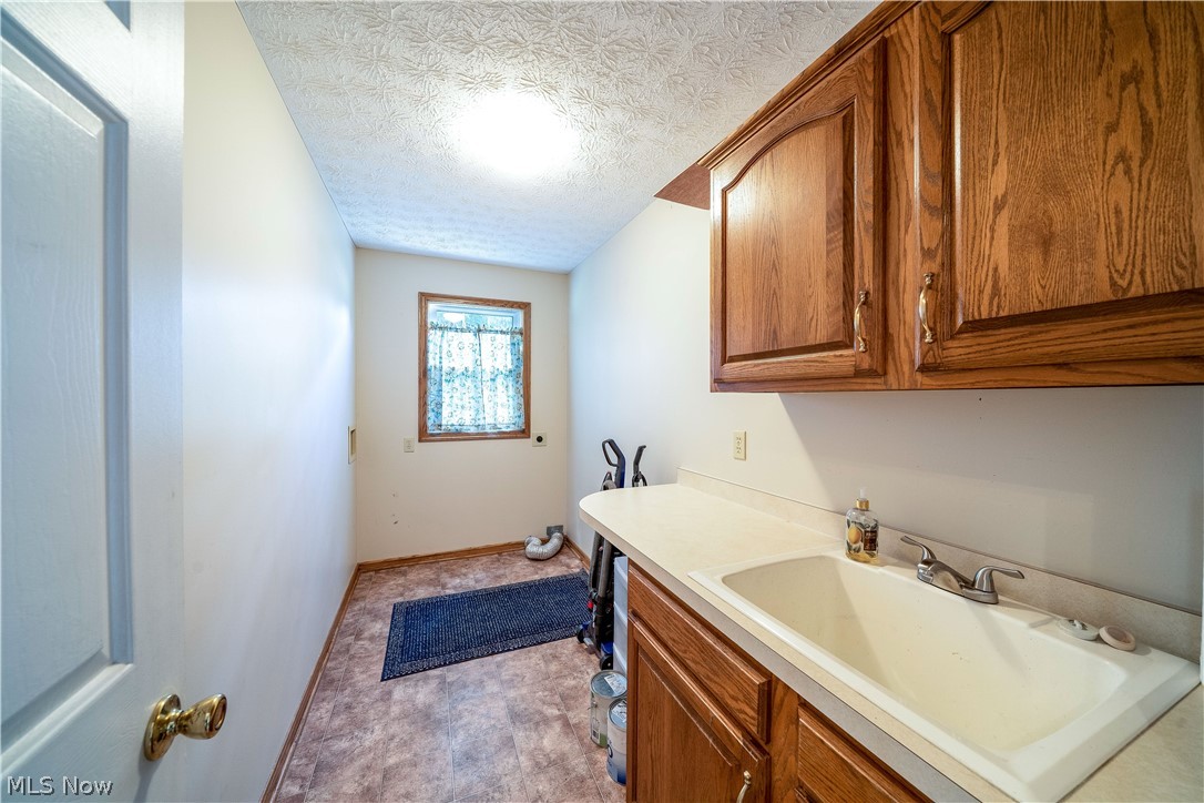 4772 Young Road Stow, OH 44224 - Photo 18 of 29 Gallery Image 18