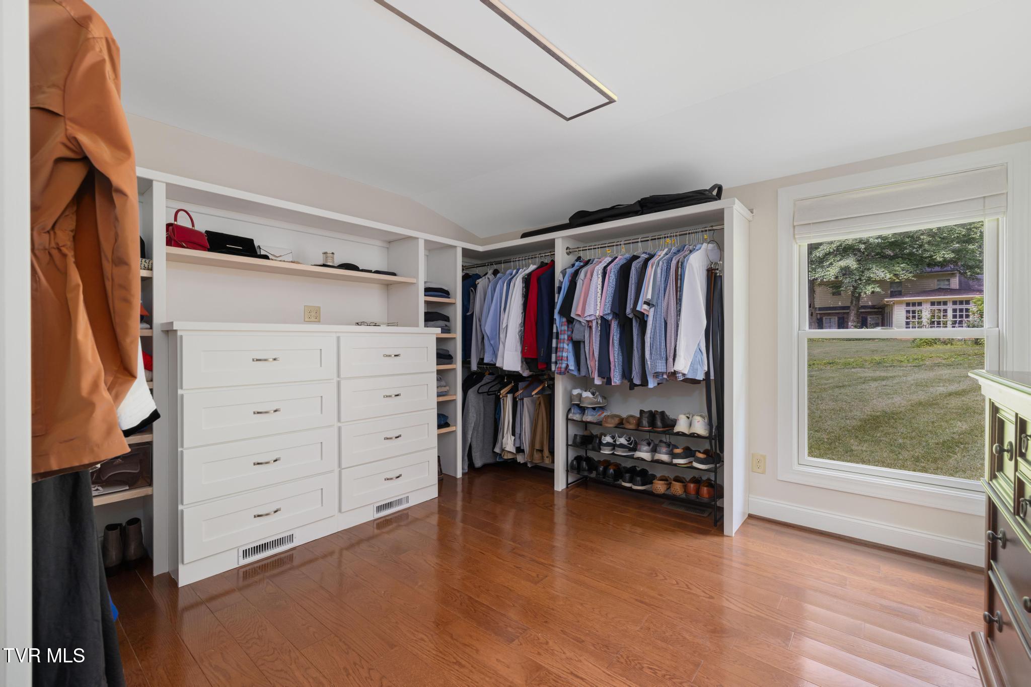 1006 Friar Tuck Road Johnson City, TN 37604 - Photo 30 of 57 Walk-in closet