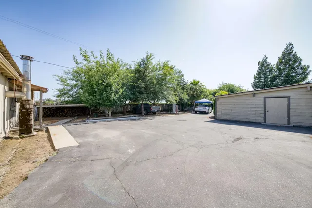 $435,000 | 43125 Road 80, Dinuba, CA 93618