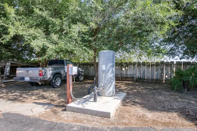 $435,000 | 43125 Road 80, Dinuba, CA 93618
