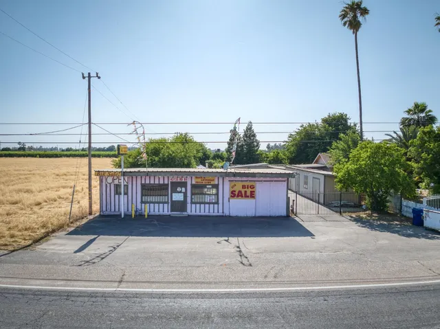 $435,000 | 43125 Road 80, Dinuba, CA 93618