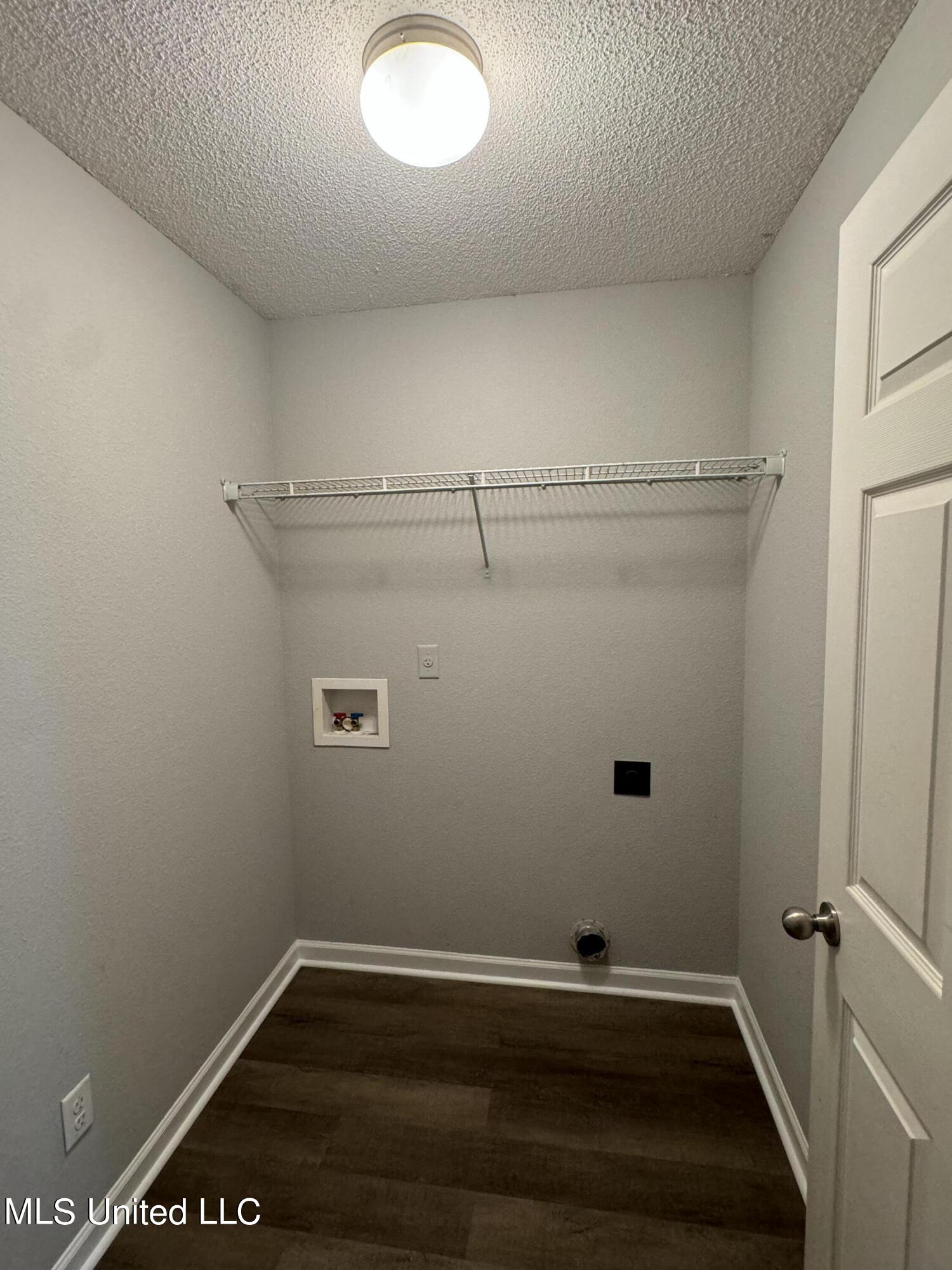 4052 Colton Drive Olive Branch, MS 38654 - Photo 14 of 35 Laundry