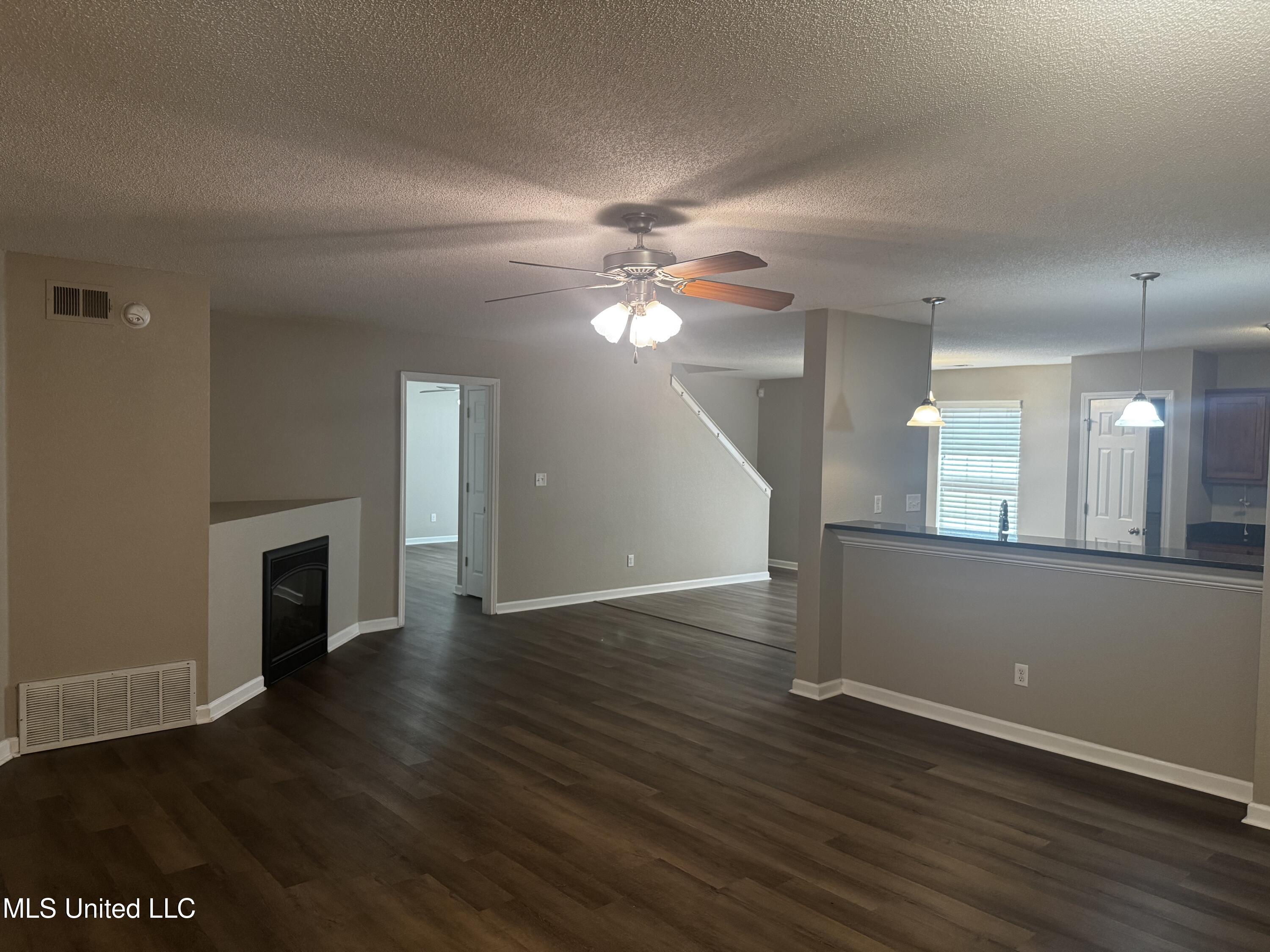 4052 Colton Drive Olive Branch, MS 38654 - Photo 7 of 35 3_Den