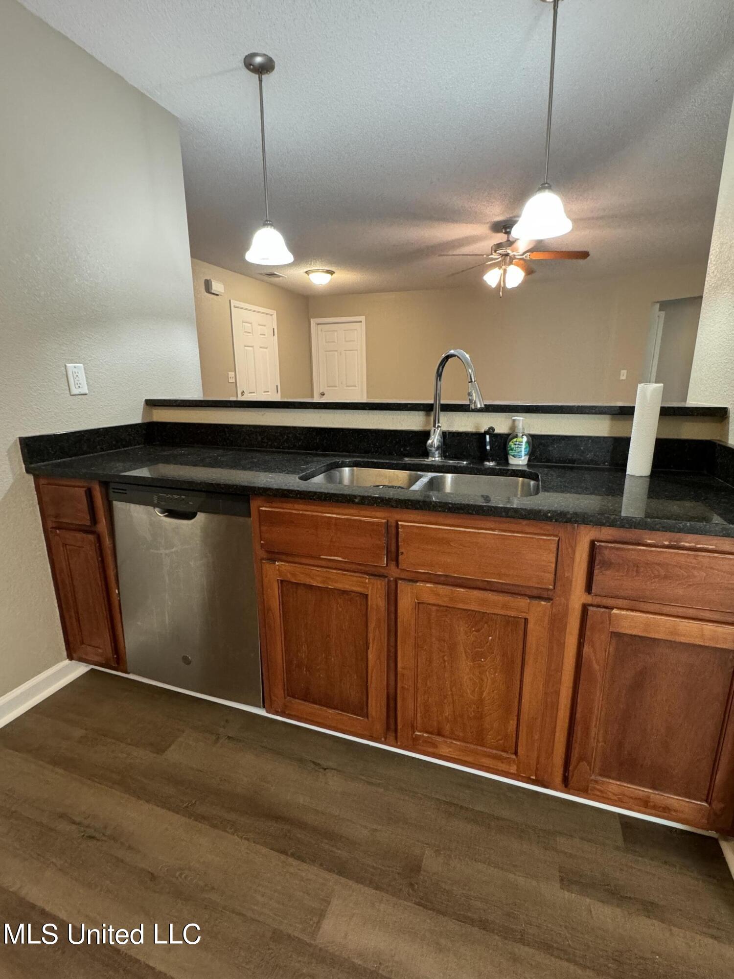 4052 Colton Drive Olive Branch, MS 38654 - Photo 9 of 35 kitchen