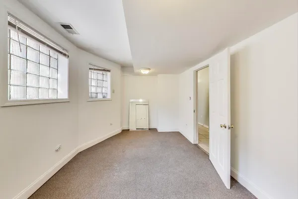 $975,000 | 4553 South Ellis Avenue, Chicago, IL 60653