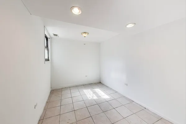 $975,000 | 4553 South Ellis Avenue, Chicago, IL 60653