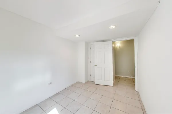 $975,000 | 4553 South Ellis Avenue, Chicago, IL 60653