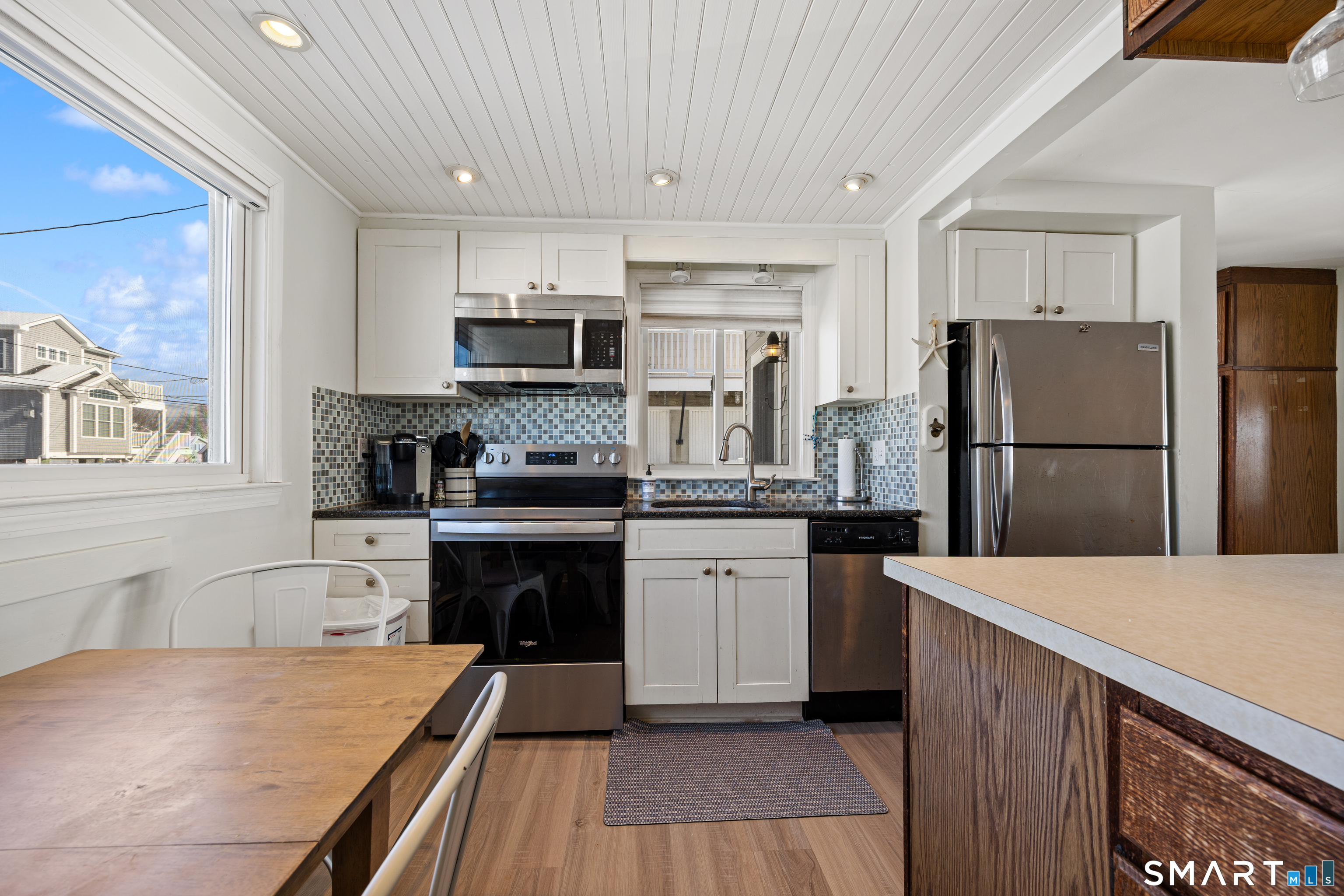 33 Beach Road West Old Saybrook, CT 06475 - Photo 12 of 32