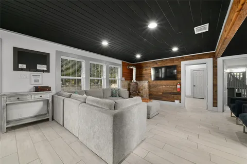 $1,325,000 | 2903 Oak Ridge Drive, Spicewood, TX 78669