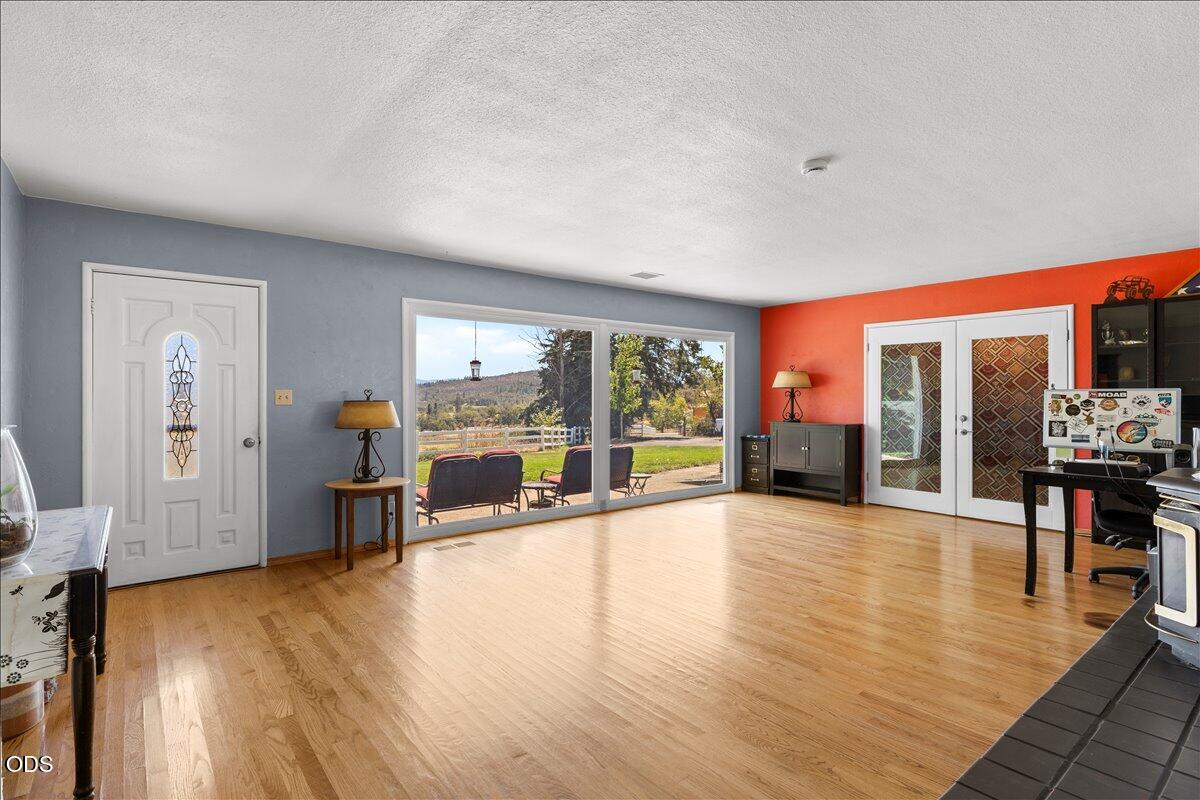 120 Hammel Road Eagle Point, OR 97524 - Photo 9 of 50 Gallery Image 9