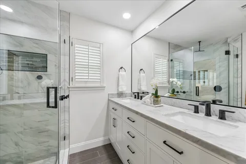 $575,000 | 1410 Del Norte Street, Houston, TX 77018