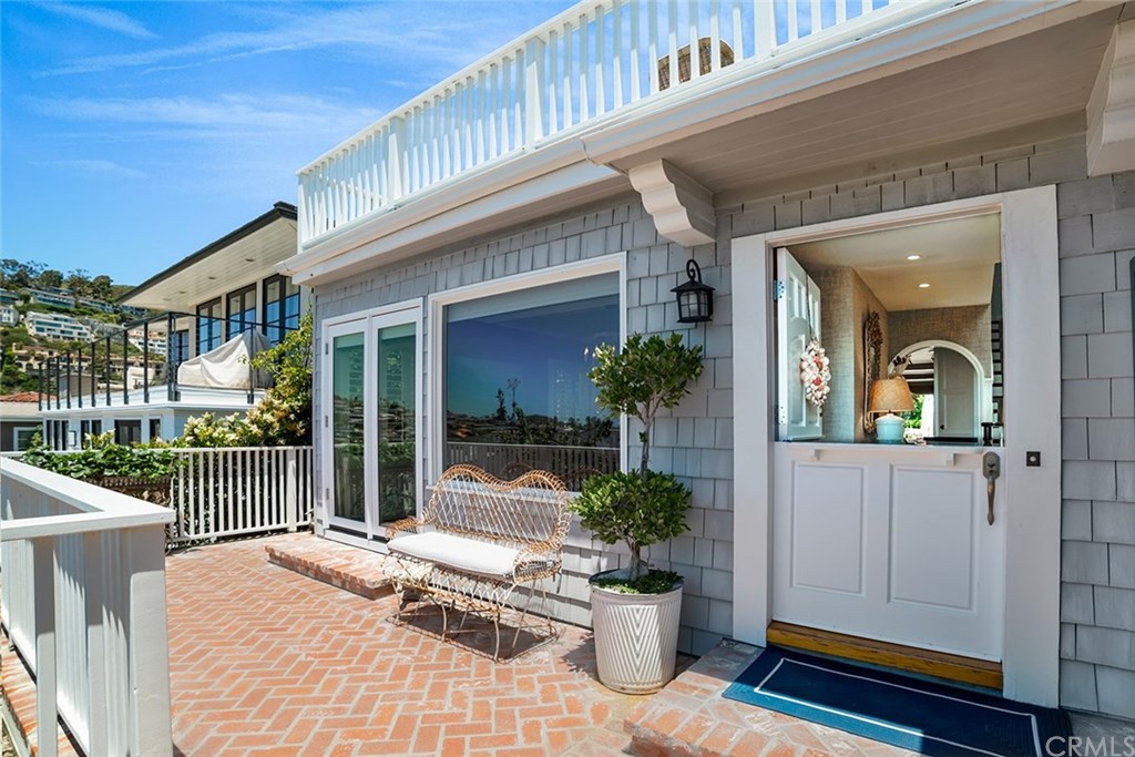 320 Emerald Bay Laguna Beach, CA 92651 - Photo 4 of 32