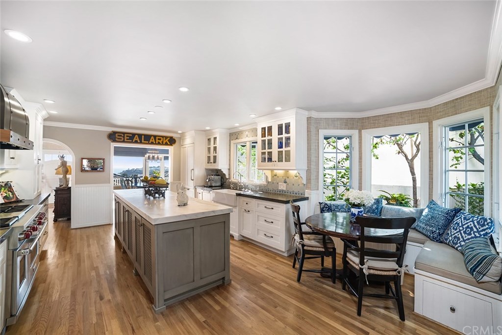 320 Emerald Bay Laguna Beach, CA 92651 - Photo 8 of 32