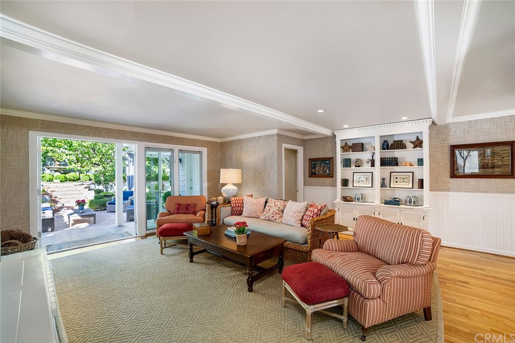 320 Emerald Bay Laguna Beach, CA 92651 - Photo 10 of 32