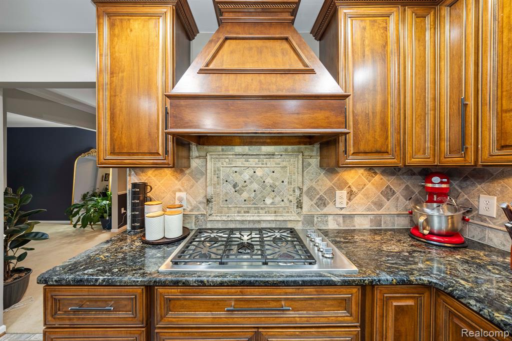 3945 Red Root Road Lake Orion, MI 48360 - Photo 12 of 54