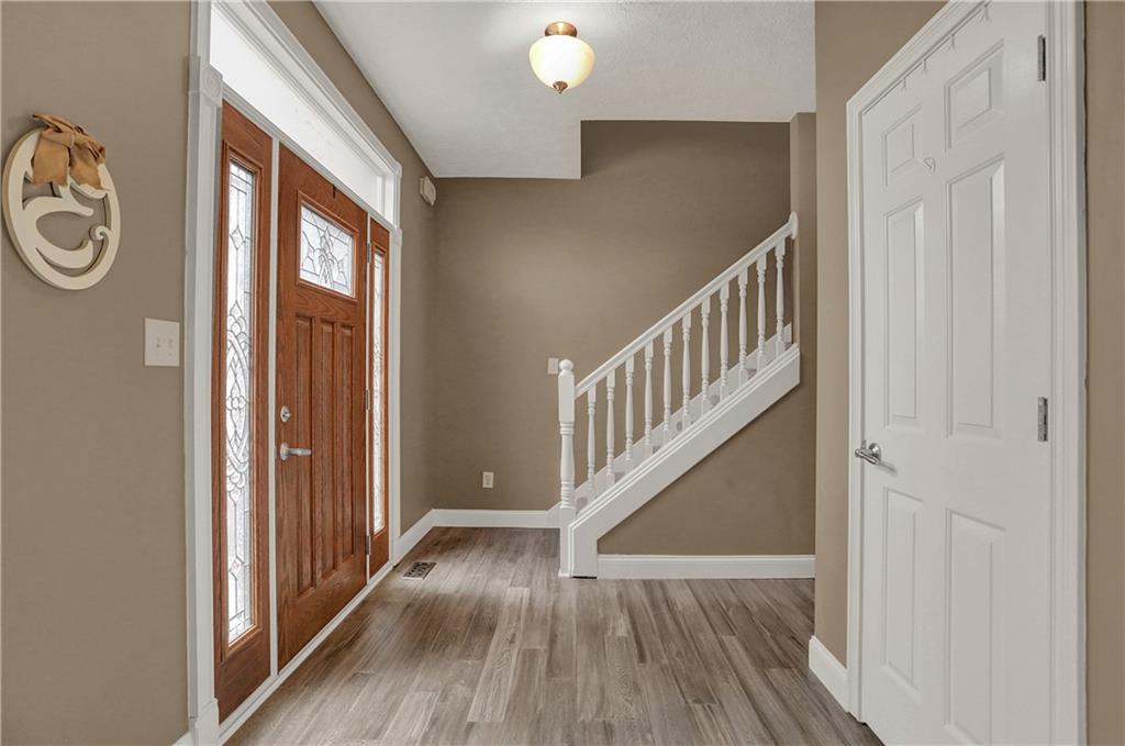 7824 Islay Road Indianapolis, IN 46217 - Photo 3 of 46 Gallery Image 3