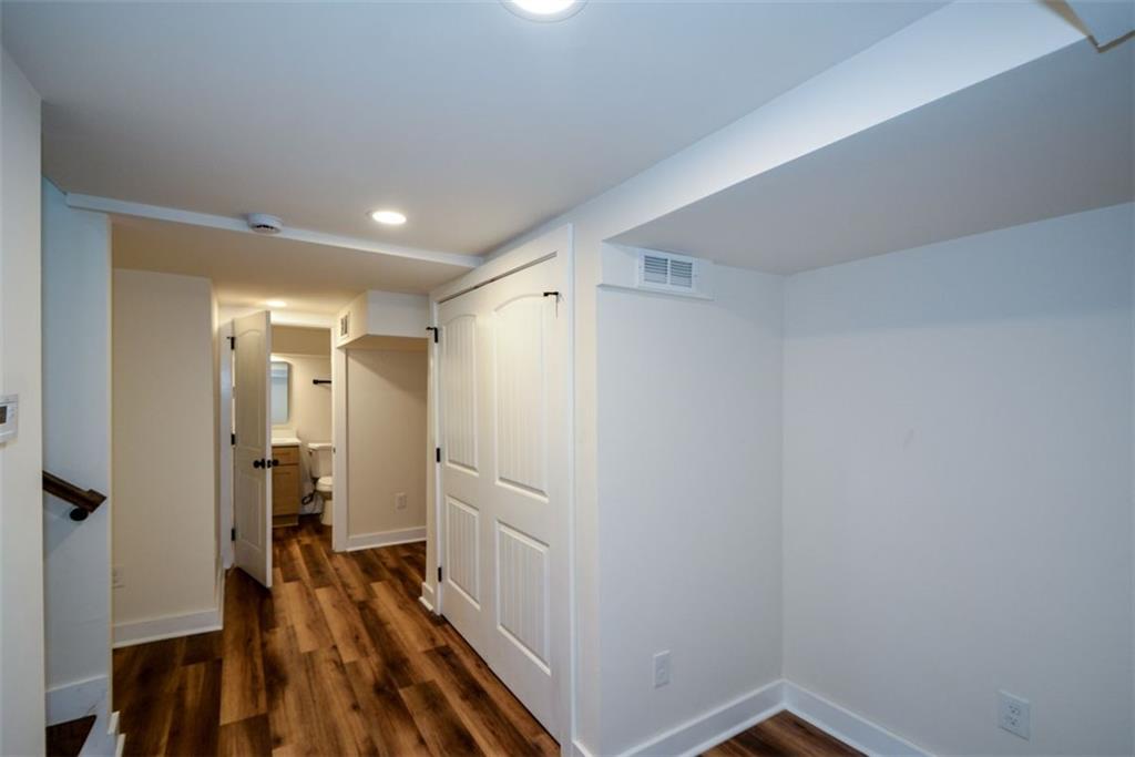 1275 Westridge Road Southwest Atlanta, GA 30311 - Photo 24 of 38 a view of a hallway with a room