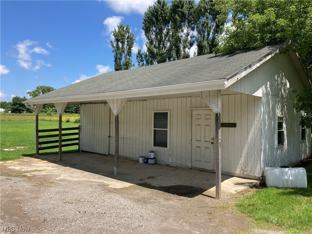 17322 Kinsman Road Middlefield, OH 44062 - Photo 12 of 35