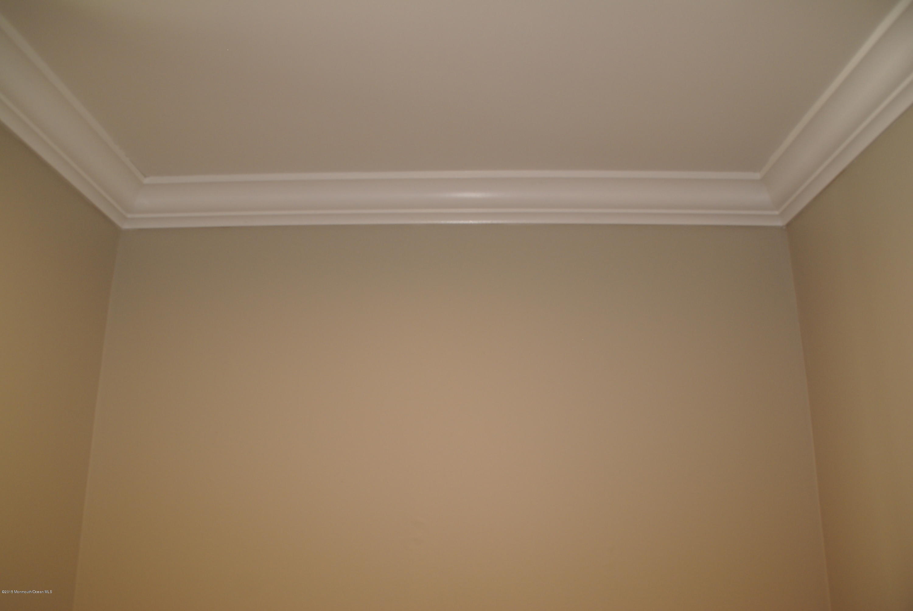 272 Ruth Lane Cliffwood, NJ 07721 - Photo 16 of 31 Crown Molding
